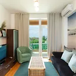 Rezident アパート