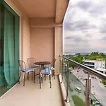 アパート Rezident